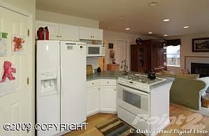Kitchen towards FR