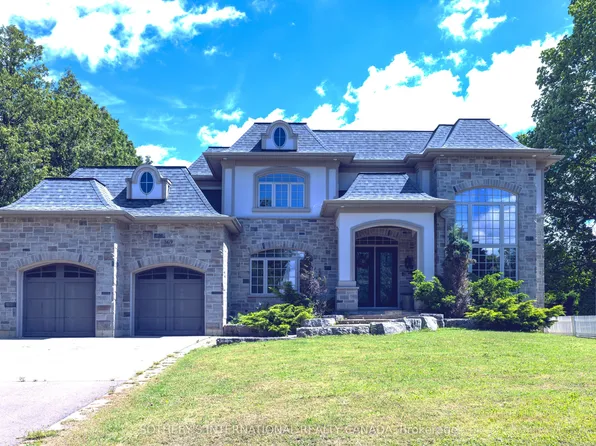 369 Lees Ln, Oakville, ON L6L 4S4