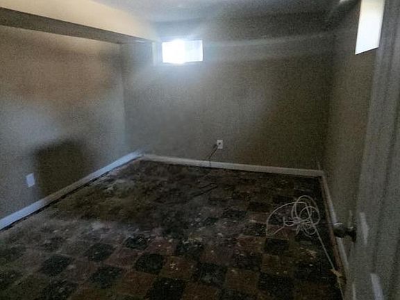 5th image of 3814 Howard Park Ave