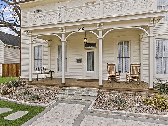 4th image of 616 W Virginia St