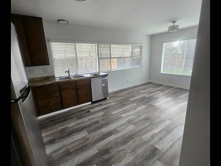 553 Covington Way — Photo 7