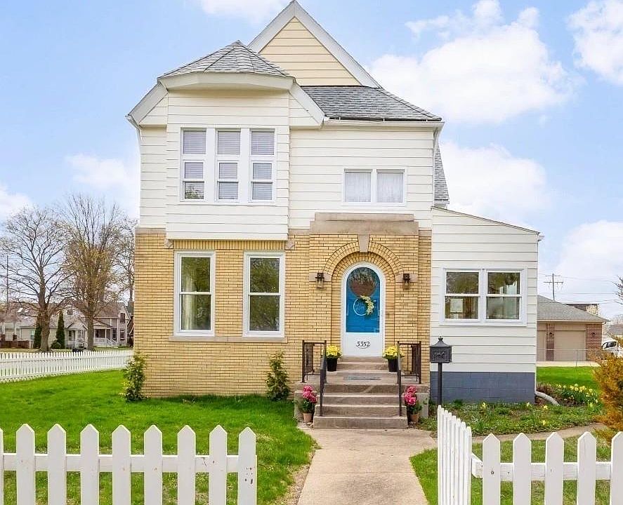 1st image of 3352 4th St