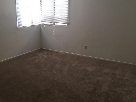5th image of 375 Rosecrans St