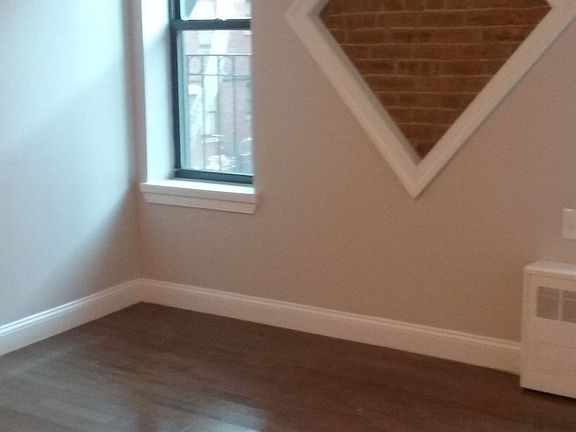 4th image of 585 E 21st St #3