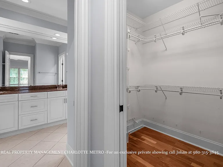529 Queens Rd — Photo 50