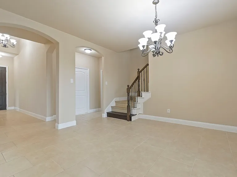 237 Frontier Dr — Photo 7