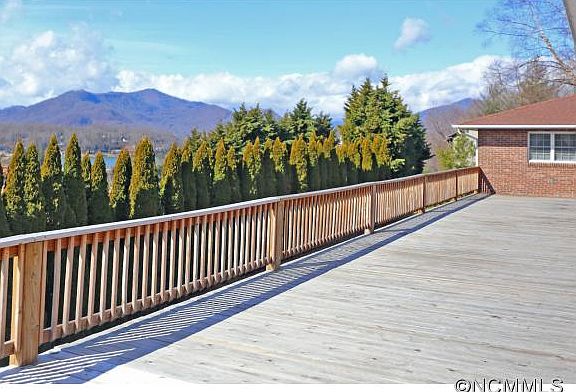 2nd image of 382 Foxfire Estates Cir