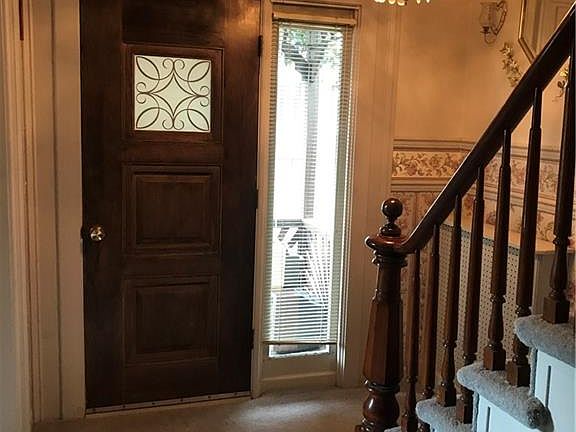 3rd image of 707 Knox St