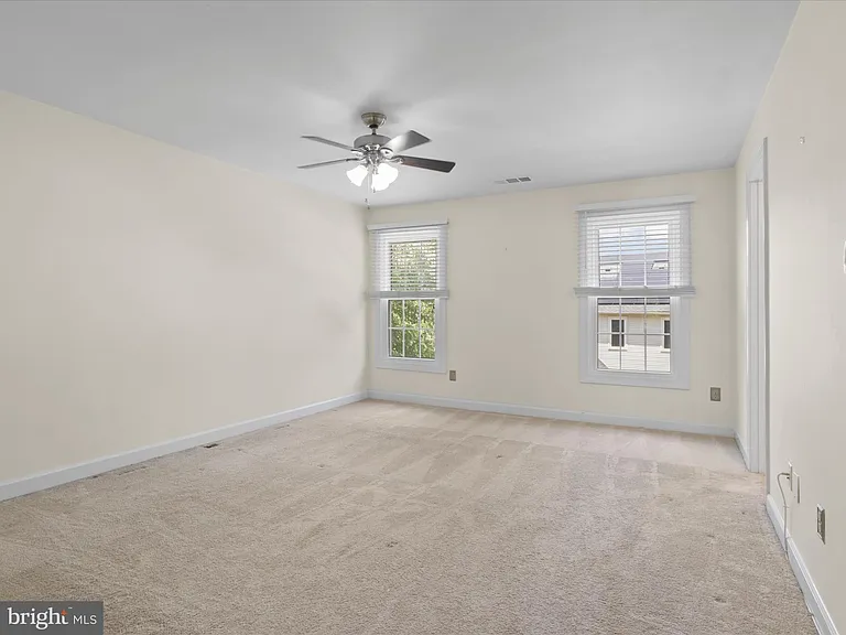 7441 Heatherfield Ln — Photo 15