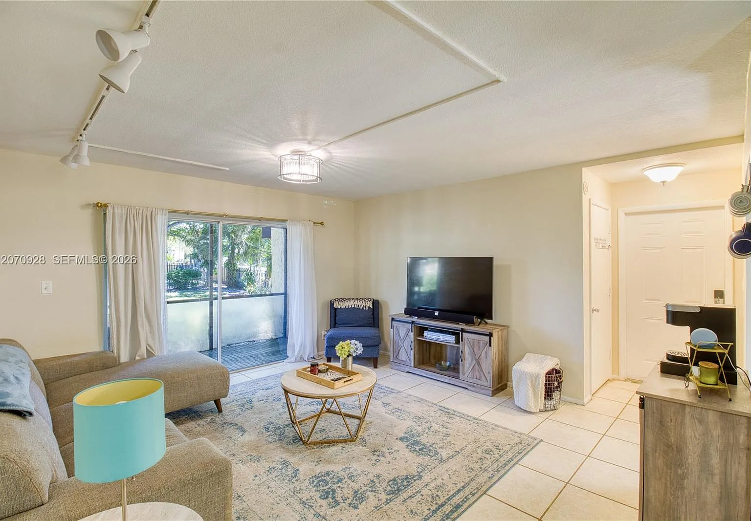 Oakland Forest Club Condo — Photo 4