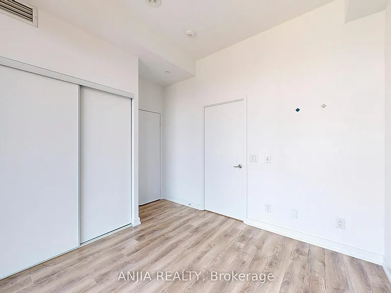 20 Edward St #2711 — Photo 16
