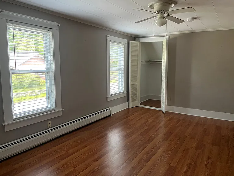 189 Gilford Ave — Photo 4