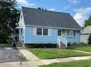 427 W Monroe Ave, Magnolia, NJ 08049