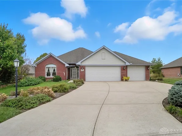 9751 Scotch Pine Dr, Springboro, OH 45066