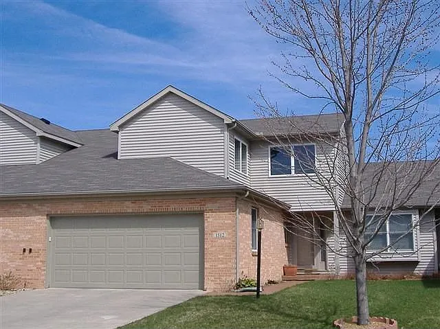 1512 Countryside Pl photo 1