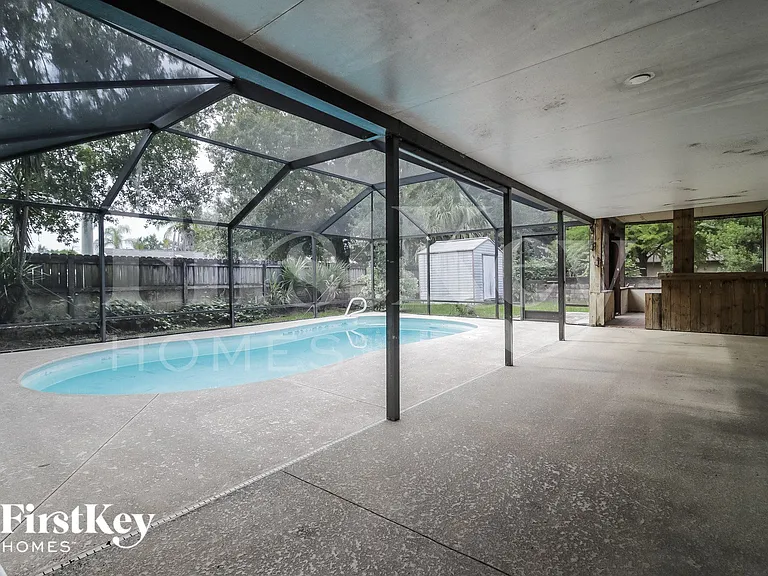 1340 Sharon Dr — Photo 14