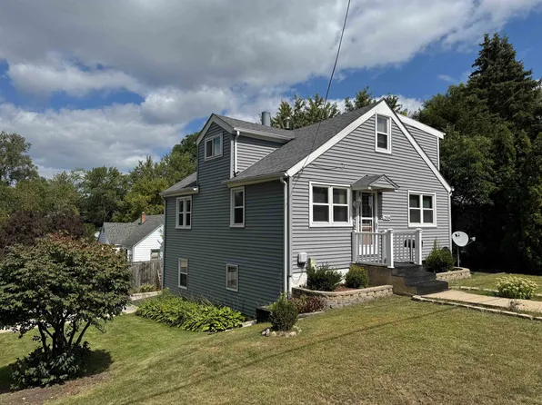 2904 Broadway, Rockford, IL 61108