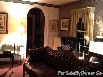 5th image of 77 Chambers Ave