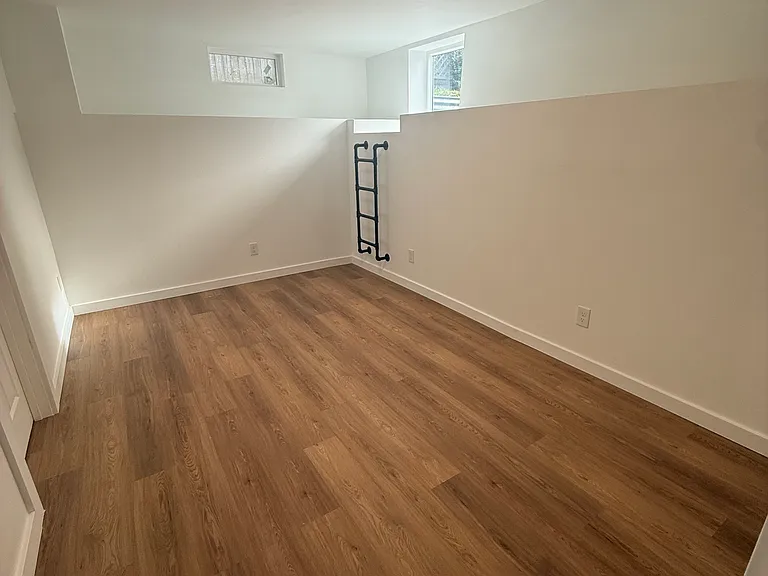 8805 NE Brazee St #B — Photo 6