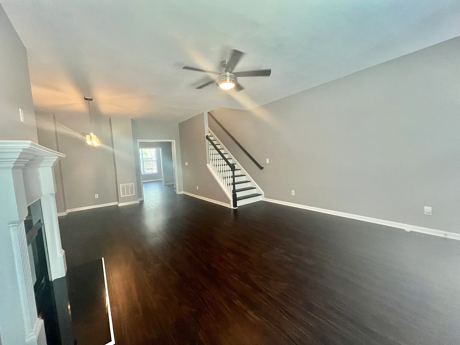 1 bed, 1728 sqft, $2,450 — Photo 2
