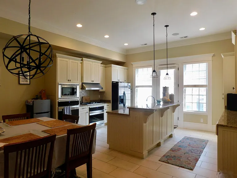 4721 Pleasant Ave — Photo 4