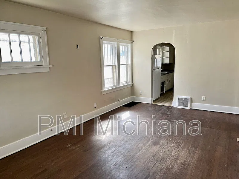 2 bed, 1.0 bath, 814 sqft, $1,100 — Photo 4