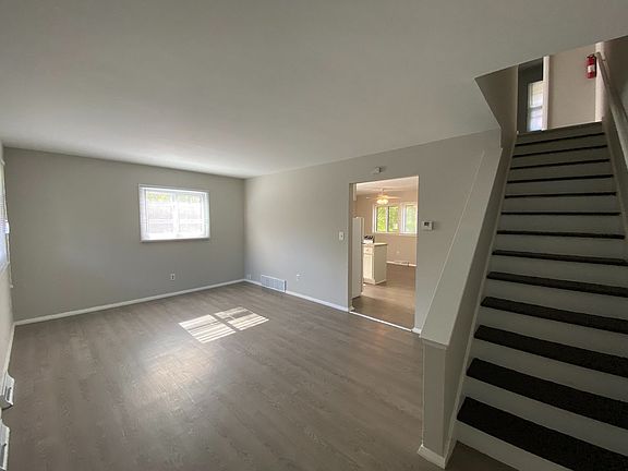 4th image of 5305-5375 Root River Dr #5475