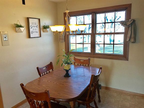 5th image of 3104 W Lombard St
