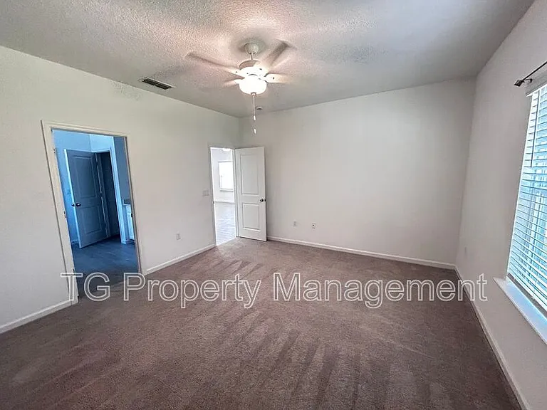 23 Lake Sinclair St — Photo 24