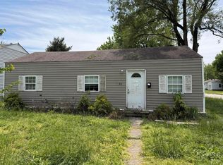 1330 W Thoman St, Springfield, MO 65803