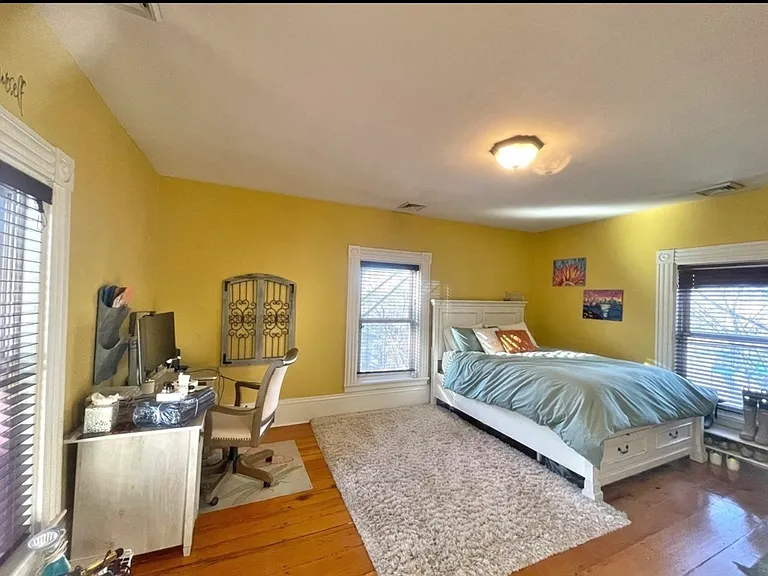56 Saint James Cir #2 — Photo 6
