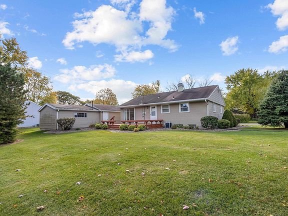 2nd image of 1356 Park Ct