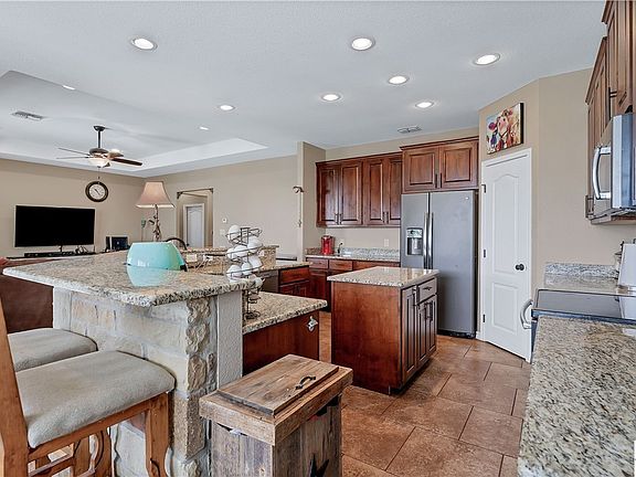 3rd image of 515 Bonita Creek Dr