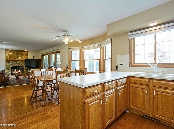 5th image of 1192 Stratford Ln