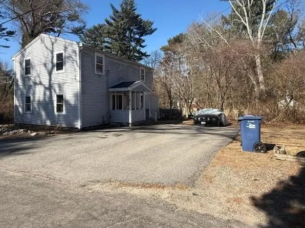20 Dwight St, Halifax, MA 02338