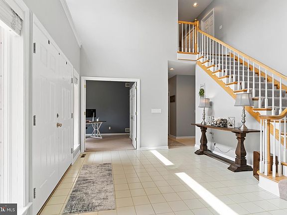 3rd image of 125 Foxfire Ln