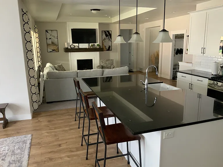8380 N Lakeshore Dr — Photo 5