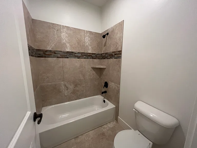 277 N 2480 W — Photo 9