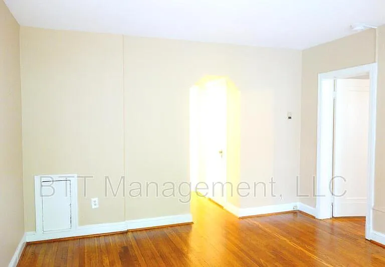 8409 Greenwood Ave #1 — Photo 3