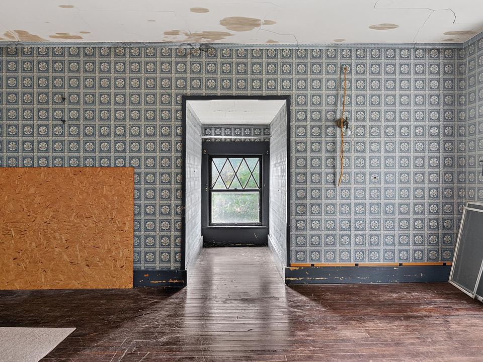 31st image of 336 Sunnyside Ave