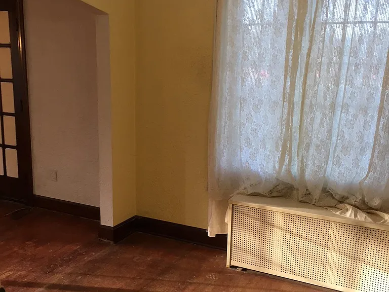 570 Fairfield St — Photo 9