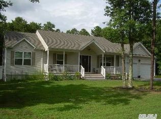 166 Brookfield Ave, Center Moriches, NY 11934