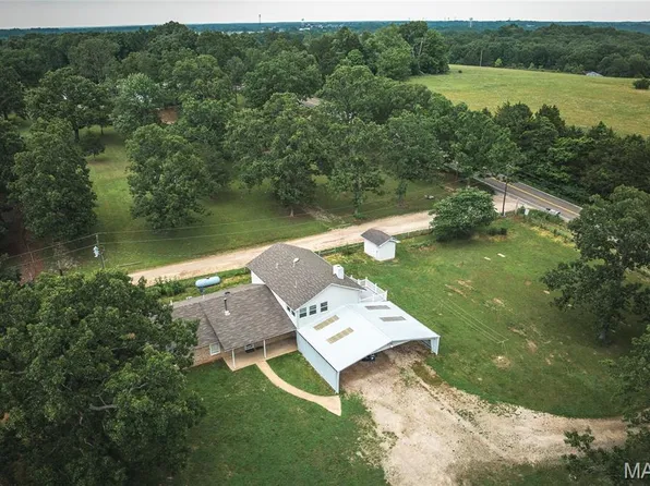 522 Highway Ff, Bourbon, MO 65441