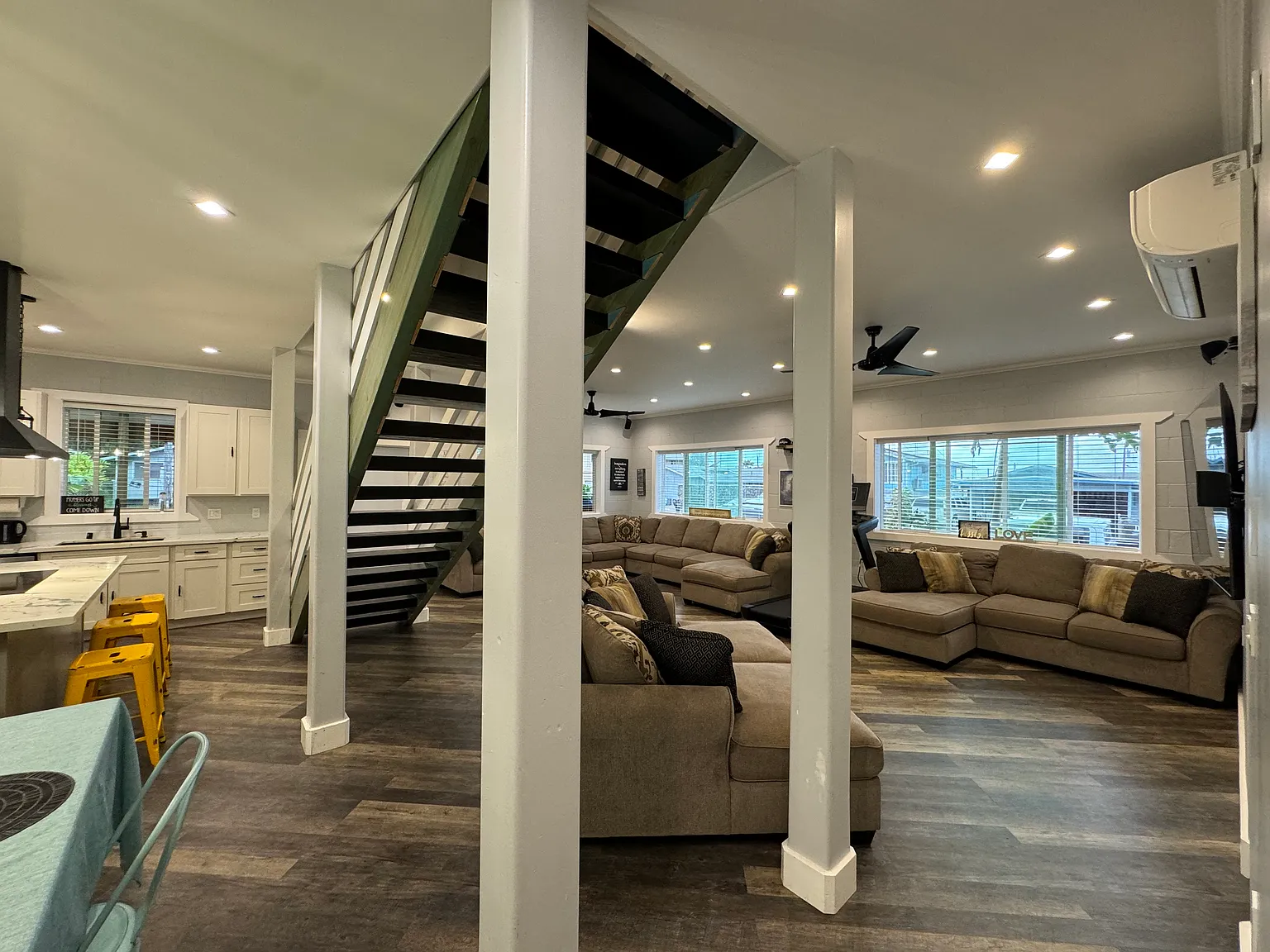 5 bed, 3.5 bath, 2200 sqft, $6,500 — Photo 4