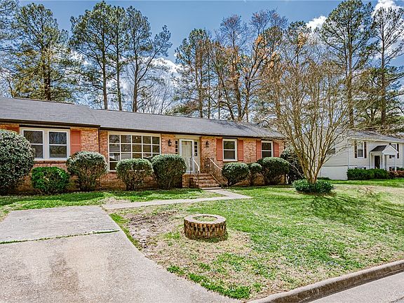 3rd image of 3410 Sussex Dr