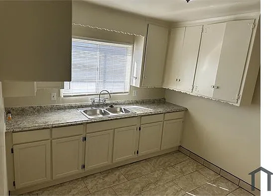 6307 Crenshaw Blvd #2 — Photo 4