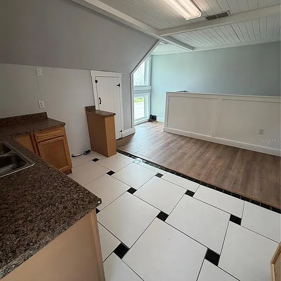 118 N Beaumont Ave — Photo 20