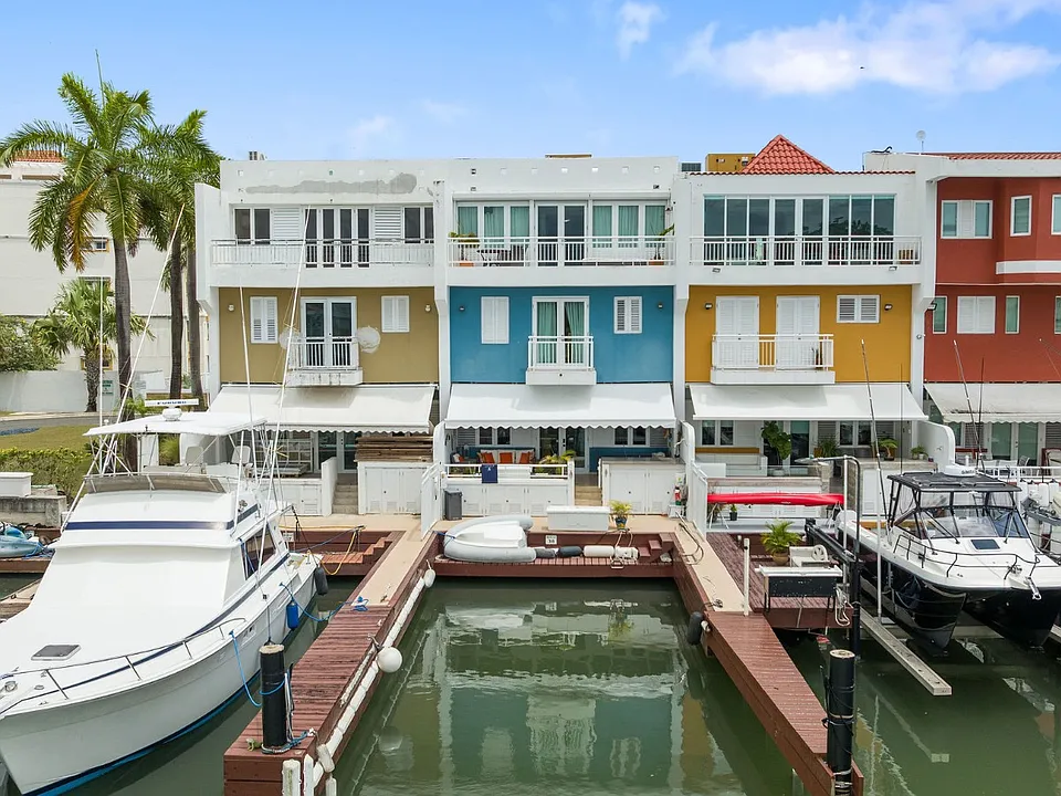 E28 Boqueron Marina