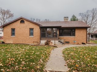 817 8th St, Lacon, IL 61540