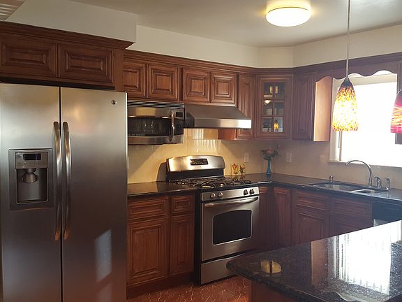 5th image of 181 Kensington Ave